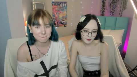 Snapshot of lilac_muse chatting on May 8, 11:26 am Lili online show from May 8, 11:26 am