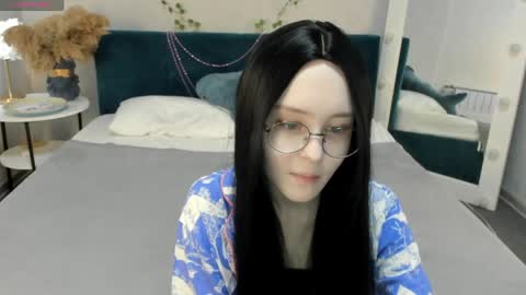 Snapshot of lilac_muse chatting on June 3, 3:09 am Lili online show from June 3, 3:09 am