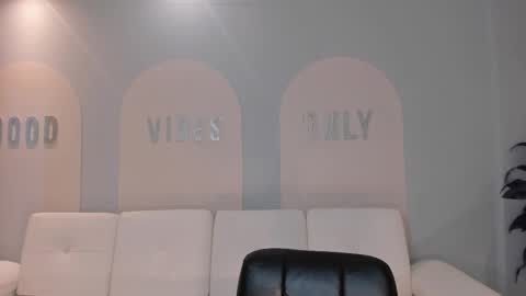 Lila West online show from February 26, 6:11 pm