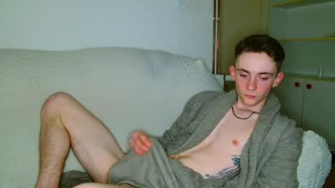 Snapshot of lilbearxxxx chatting on May 19, 1:56 am lilbearxxxx online show from May 19, 1:56 am