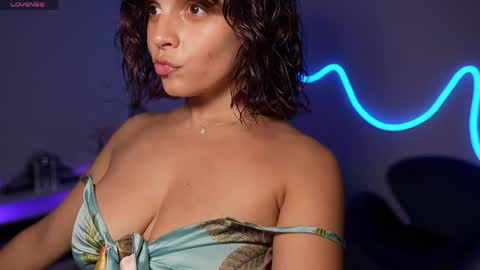Snapshot of lilbeccaxo chatting on June 4, 5:19 pm Rebecca online show from June 4, 5:19 pm