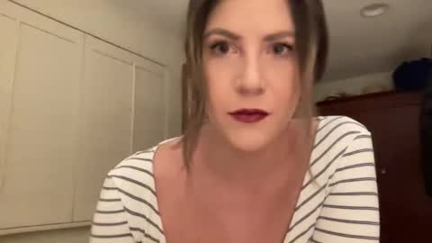 Snapshot of lilbi85_ chatting on December 2, 4:42 am lilbi85_ online show from December 2, 4:42 am