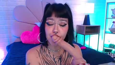 lilcandy19 online show from July 23, 2:15 pm