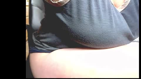 lilchloelove online show from September 11, 5:02 pm