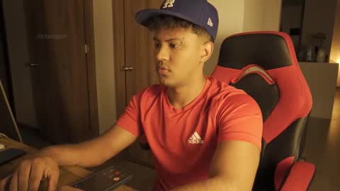 Snapshot of lildantear chatting on December 4, 1:48 am Dante online show from December 4, 1:48 am