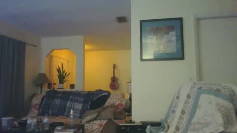 Snapshot of lildicksissy chatting on December 18, 8:09 am lildicksissy online show from December 18, 8:09 am