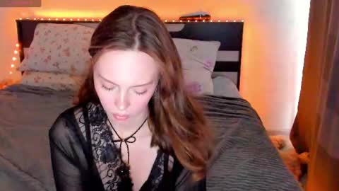 Snapshot of lilemma19 chatting on August 4, 9:01 am lilemma19 online show from August 4, 9:01 am