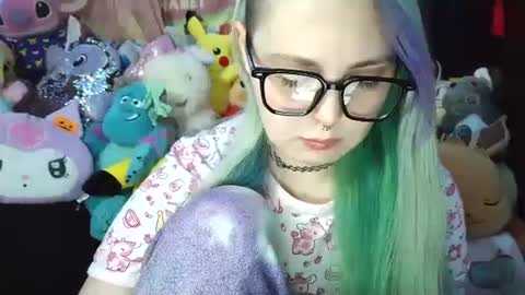 Snapshot of lilemmy1999 chatting on December 10, 4:49 pm emily ryanson online show from December 10, 4:49 pm