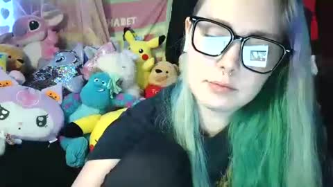 Snapshot of lilemmy1999 chatting on December 18, 5:00 pm emily ryanson online show from December 18, 5:00 pm