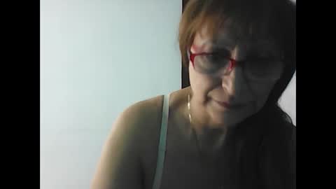Snapshot of lilhy_mcfly chatting on October 20, 6:41 pm lilieth online show from October 20, 6:41 pm