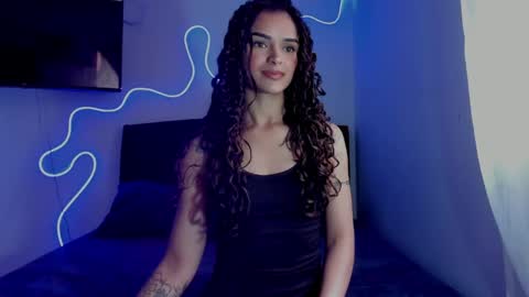 Snapshot of lili_evanss chatting on May 5, 6:16 pm lili_evanss online show from May 5, 6:16 pm