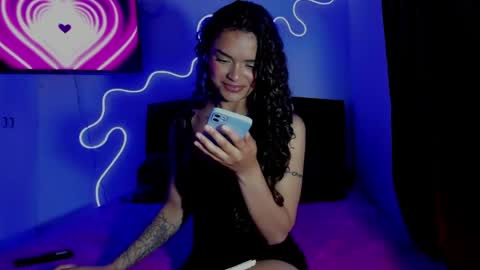 Snapshot of lili_evanss chatting on May 16, 12:18 am lili_evanss online show from May 16, 12:18 am