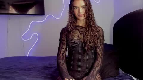 Snapshot of lili_evanss chatting on June 4, 6:03 pm lili_evanss online show from June 4, 6:03 pm