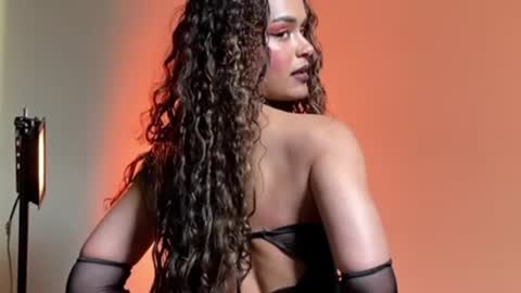 Snapshot of lili_evanss chatting on June 24, 3:22 pm lili_evanss online show from June 24, 3:22 pm