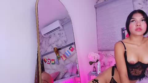 Snapshot of lili_jhonson chatting on June 26, 1:15 pm Lily online show from June 26, 1:15 pm