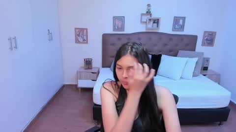 Lili online show from November 28, 8:22 pm