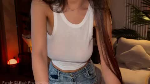Snapshot of liliaah chatting on May 7, 10:37 pm Lili Nude ONLY Ticket or Fansly online show from May 7, 10:37 pm