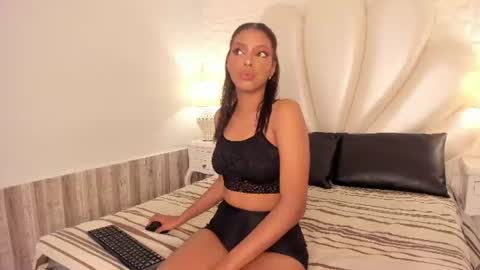Snapshot of liliaargent chatting on June 16, 12:08 pm LA online show from June 16, 12:08 pm