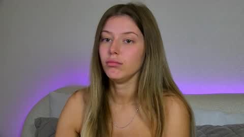 Mia online show from September 11, 6:46 am