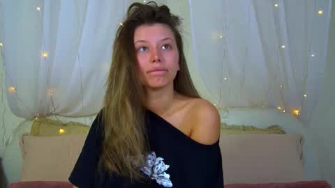 Mia online show from March 16, 6:17 am