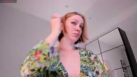 Snapshot of lilian_kroft chatting on May 7, 11:59 am LIL online show from May 7, 11:59 am