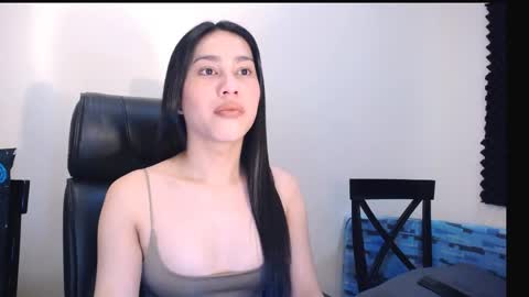 liliana_parker online show from April 24, 2:03 am