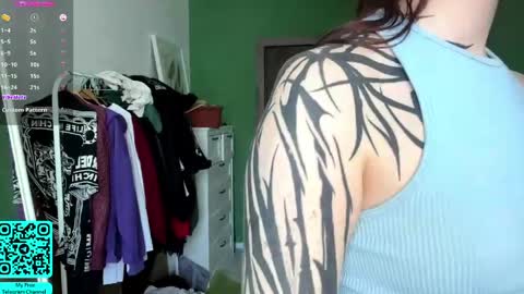 Snapshot of liliandaniels chatting on May 3, 7:14 am Lilian online show from May 3, 7:14 am