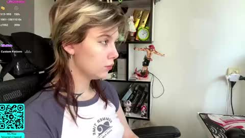 Snapshot of liliandaniels chatting on May 5, 7:05 am Lilian online show from May 5, 7:05 am