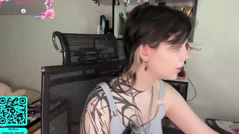 Snapshot of liliandaniels chatting on June 12, 7:07 am Lilian online show from June 12, 7:07 am