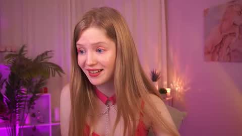 Snapshot of lilianhoward chatting on November 28, 1:25 pm Lilian online show from November 28, 1:25 pm