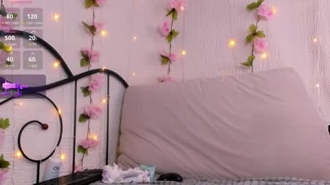 Snapshot of lilianslow chatting on February 14, 6:08 pm hi guys Im new here Im 18 years oldIve never had sex online show from February 14, 6:08 pm