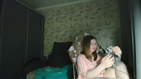 liliawoolf online show from June 15, 6:32 pm