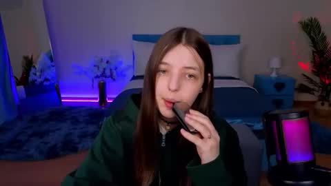 Lili Bakery online show from April 25, 2:58 am