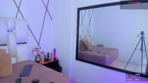 Snapshot of lilicameron_ chatting on August 1, 12:15 pm LIli cameron online show from August 1, 12:15 pm