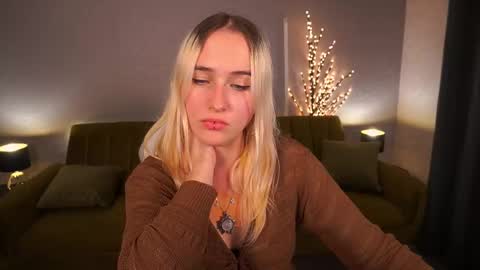 lilielfie online show from October 26, 8:59 pm