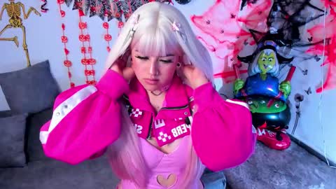 Snapshot of lilielou_ chatting on October 29, 9:38 pm Lilie online show from October 29, 9:38 pm