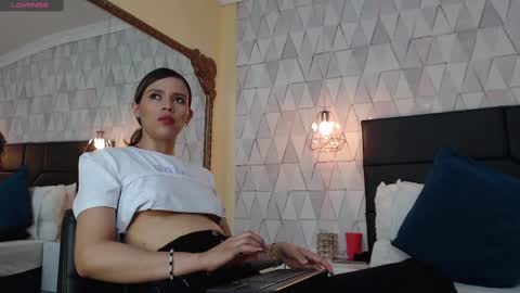 Snapshot of lilijensen chatting on September 8, 9:25 pm LilyJensen online show from September 8, 9:25 pm