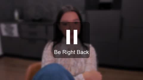 Snapshot of lililaluna chatting on December 6, 4:38 pm             ...  online show from December 6, 4:38 pm