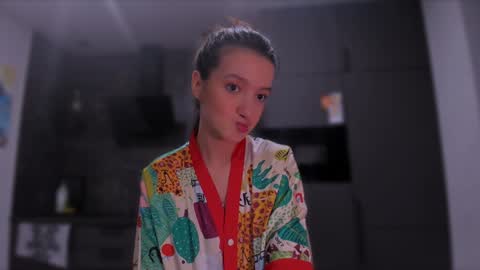 Snapshot of lililaluna chatting on January 2, 1:51 pm             ...  online show from January 2, 1:51 pm