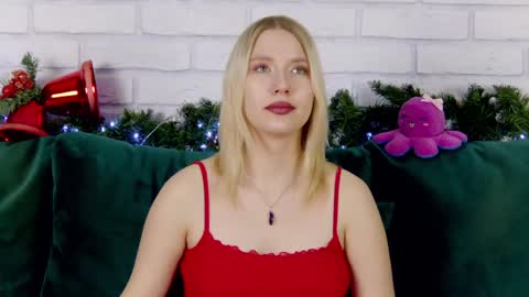 Snapshot of lililinn chatting on December 24, 9:06 am LiliLinn online show from December 24, 9:06 am
