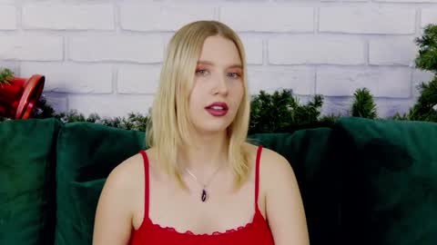 Snapshot of lililinn chatting on January 13, 10:25 am LiliLinn online show from January 13, 10:25 am