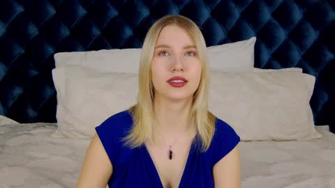 Snapshot of lililinn chatting on January 18, 4:48 am LiliLinn online show from January 18, 4:48 am