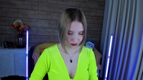 Snapshot of lililinn chatting on January 28, 7:43 am LiliLinn online show from January 28, 7:43 am