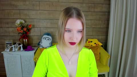 Snapshot of lililinn chatting on February 26, 11:20 am LiliLinn online show from February 26, 11:20 am