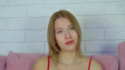 Snapshot of lililinn chatting on September 23, 4:26 am LiliLinn online show from September 23, 4:26 am