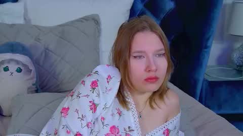 LiliLinn online show from February 21, 5:19 am