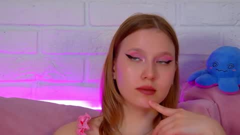Snapshot of lililinn chatting on May 16, 10:36 am LiliLinn online show from May 16, 10:36 am