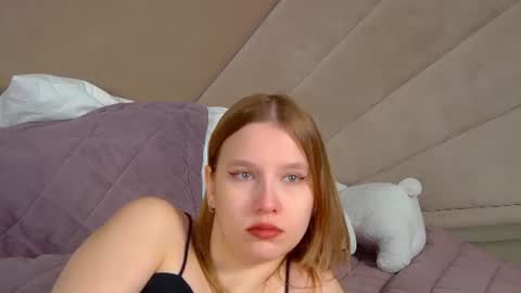 Snapshot of lililinn chatting on June 13, 5:05 am LiliLinn online show from June 13, 5:05 am