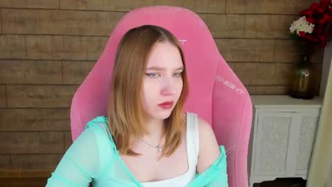 Snapshot of lililinn chatting on July 7, 5:10 am LiliLinn online show from July 7, 5:10 am