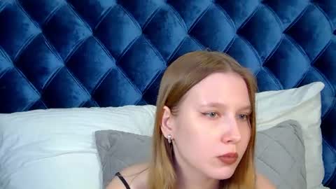 Snapshot of lililinn chatting on July 9, 7:12 am LiliLinn online show from July 9, 7:12 am